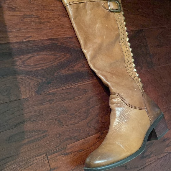 Womens Vince Camuto size 8 , intentional burnished Boot, Cognac color - Picture 3 of 12